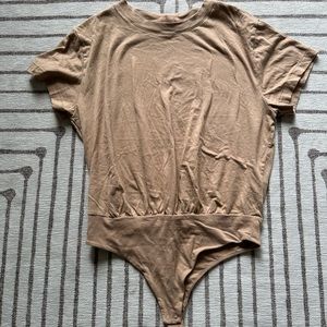 Nuuds cinnamon tshirt bodysuit size medium